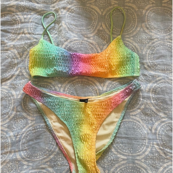 Rainbow crinkle bikini! Xs top small bottom - Picture 1 of 4